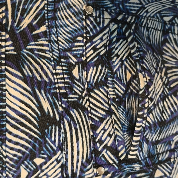 Chico's So Slimming navy blue/white polynesian print cropped pants-0 - Picture 3 of 8